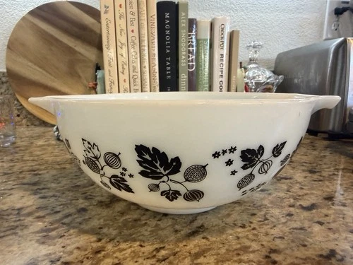 Vintage Pyrex Gooseberry Yellow Cinderella Mixing Bowl 444 Black Pattern