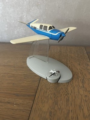 Tim und Struppi Flugzeug Bleu des Kidnappeurs L Affaire Tournesol 1:72 Moulinsart 2014