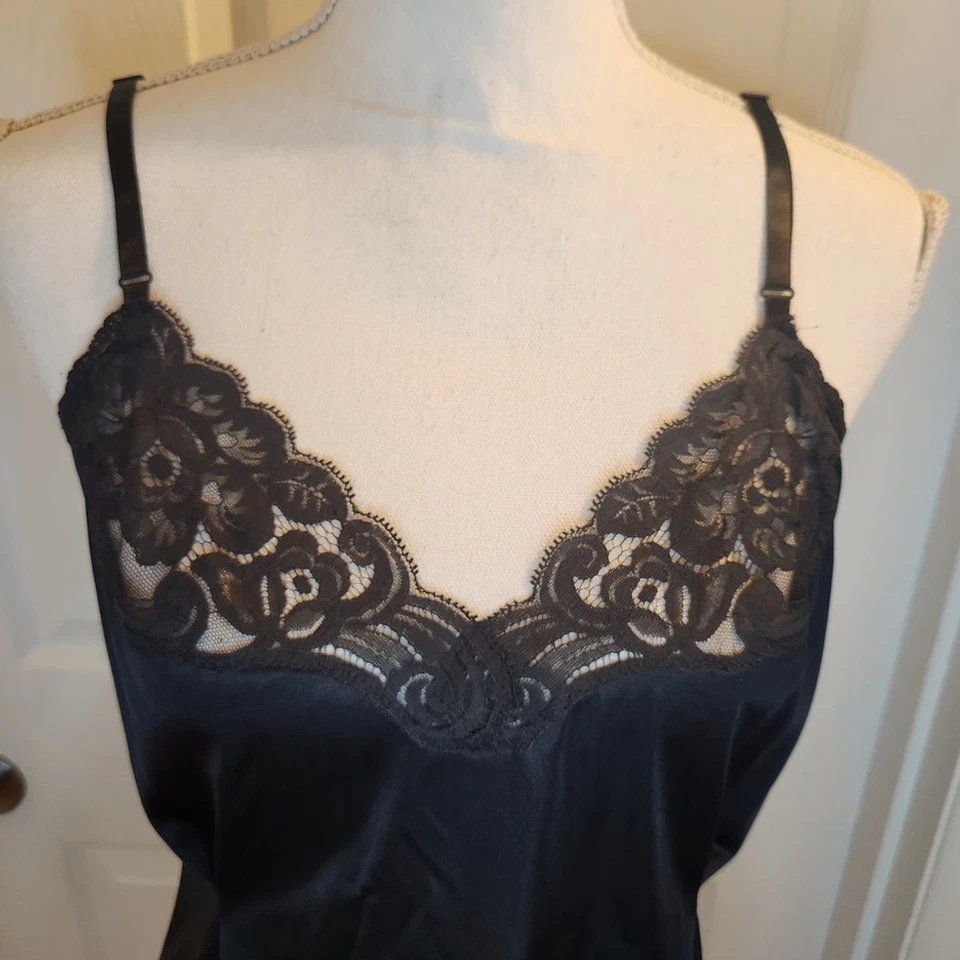 Camisola vintage Vanity Fair de nailon negra con cordones correas ajustables 34 busto Foto 3 de 4