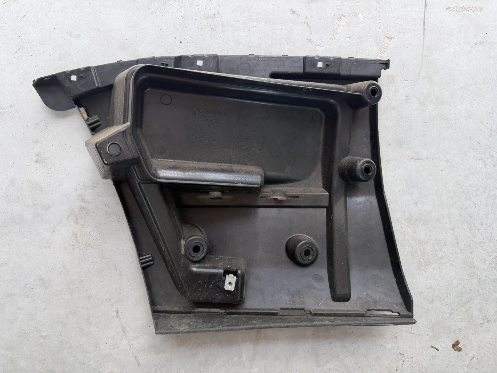 Rolls Royce Wraith RR5 Dawn Right Rear Bumper Guide 51127301434 OEM