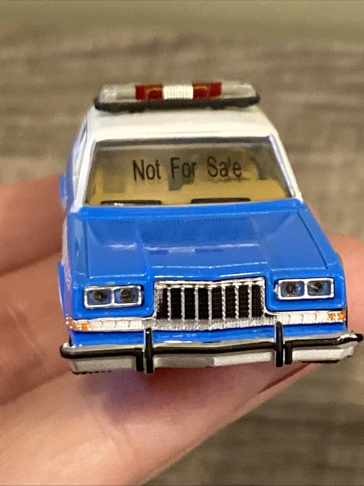 Greenlight Pre-Production Deco SAMPLE Hot Pursuit 1982 Plymouth Fury NYPD 1:64 - Image 4 of 4