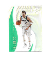 2019-20 Panini Illusions Basketball Luka Doncic Astounding #13 Emerald
