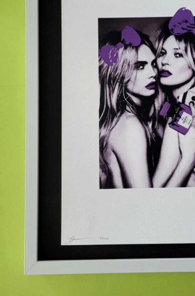 DEATH NYC Firmado a Mano GRAN Impresión Enmarcada 16x20 pulgadas Certificado de Autenticidad Kate Moss & Cara Chnel #6 Foto 4 de 4