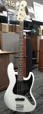 Fender American Performer Jazz Bass E-Gitarre