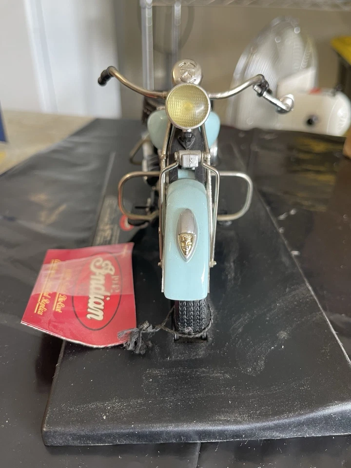 Motocicleta miniatura india azul bebé coleccionable Foto 2 de 2