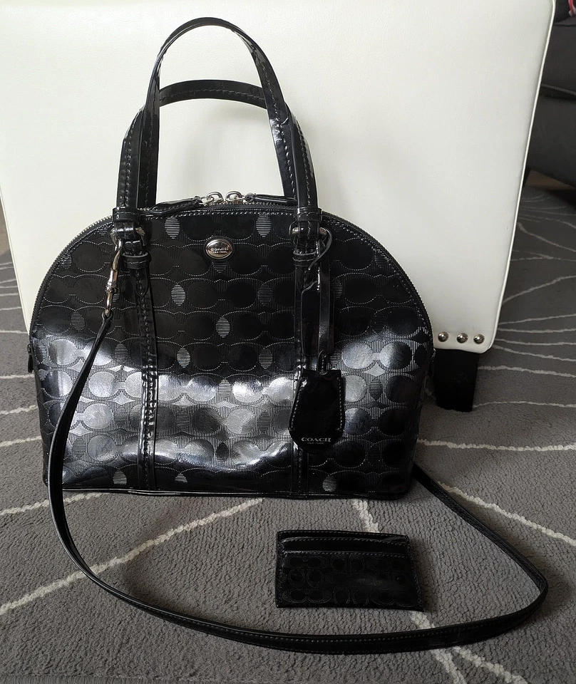 Cartera bandolera y billetera para tarjetas Coach Peyton vintage con logotipo "C" charol Foto 3 de 4