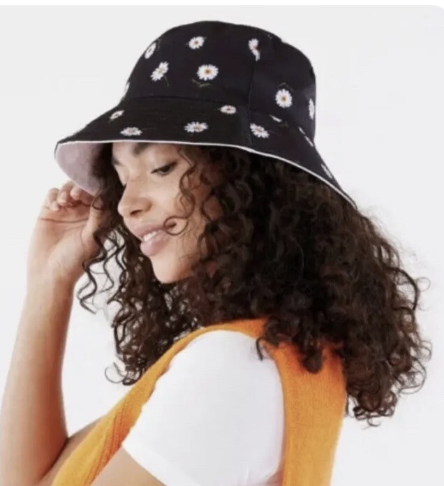 NWT Alice + Olivia by Stacey Bendet Reversible Bucket Hat NWT Alice & Olivia Reversible Floral Hat by Stacey Bendet  main image 4