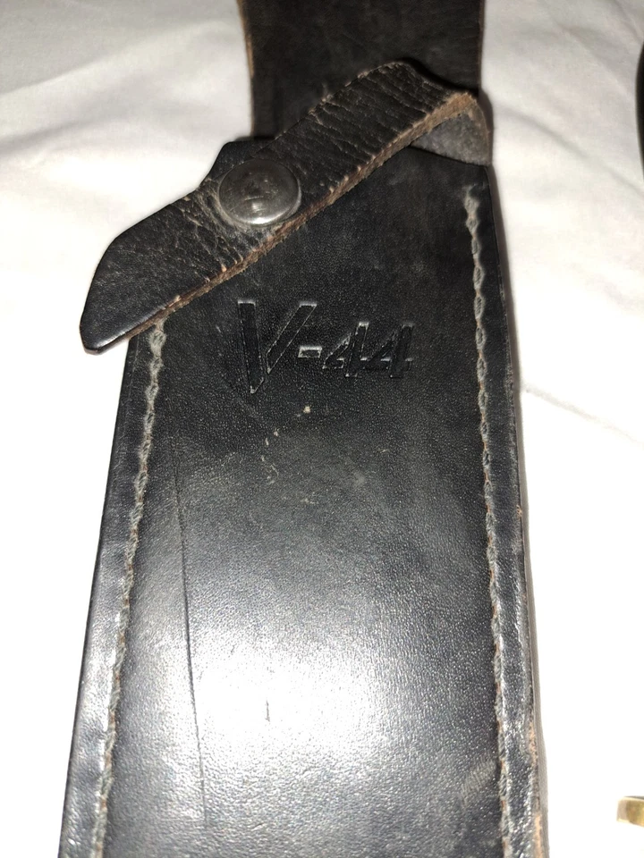 Cuchillo United Cutlery V-44 Marine Raider de acero inoxidable con funda UC520 hacha de bonificación Foto 2 de 4