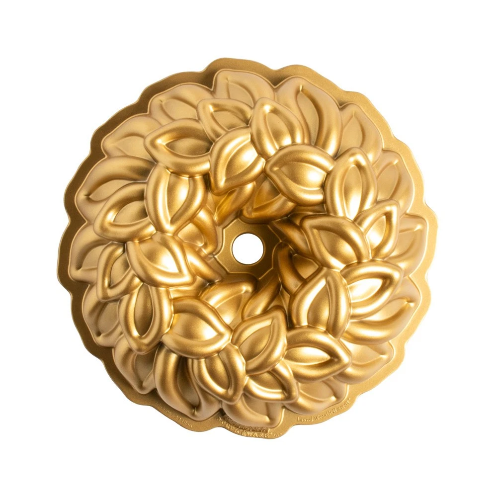 Nordic Ware Laurel Wreath Bundt® Pan
Opens in a new window or tab