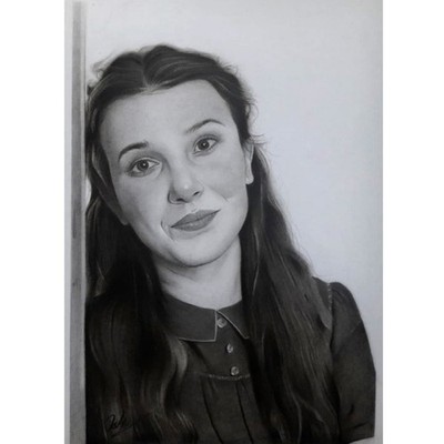 Millie Bobby Brown realistisches anthrazitfarbenes Bleistiftporträt handgezei...