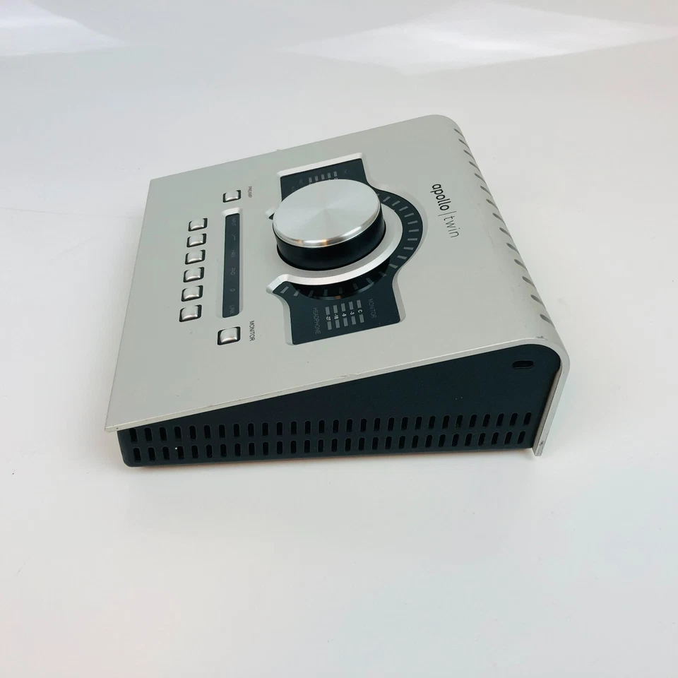 Universal Audio Apollo Twin DUO Thunderbolt Audio Interface Great Condition Used - Image 4 of 4