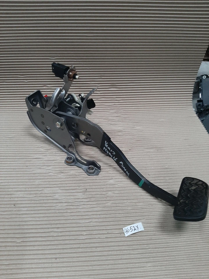 Toyota Yaris Hybrid 2019 Brake Pedal 89510-33020 - Image 2 of 4