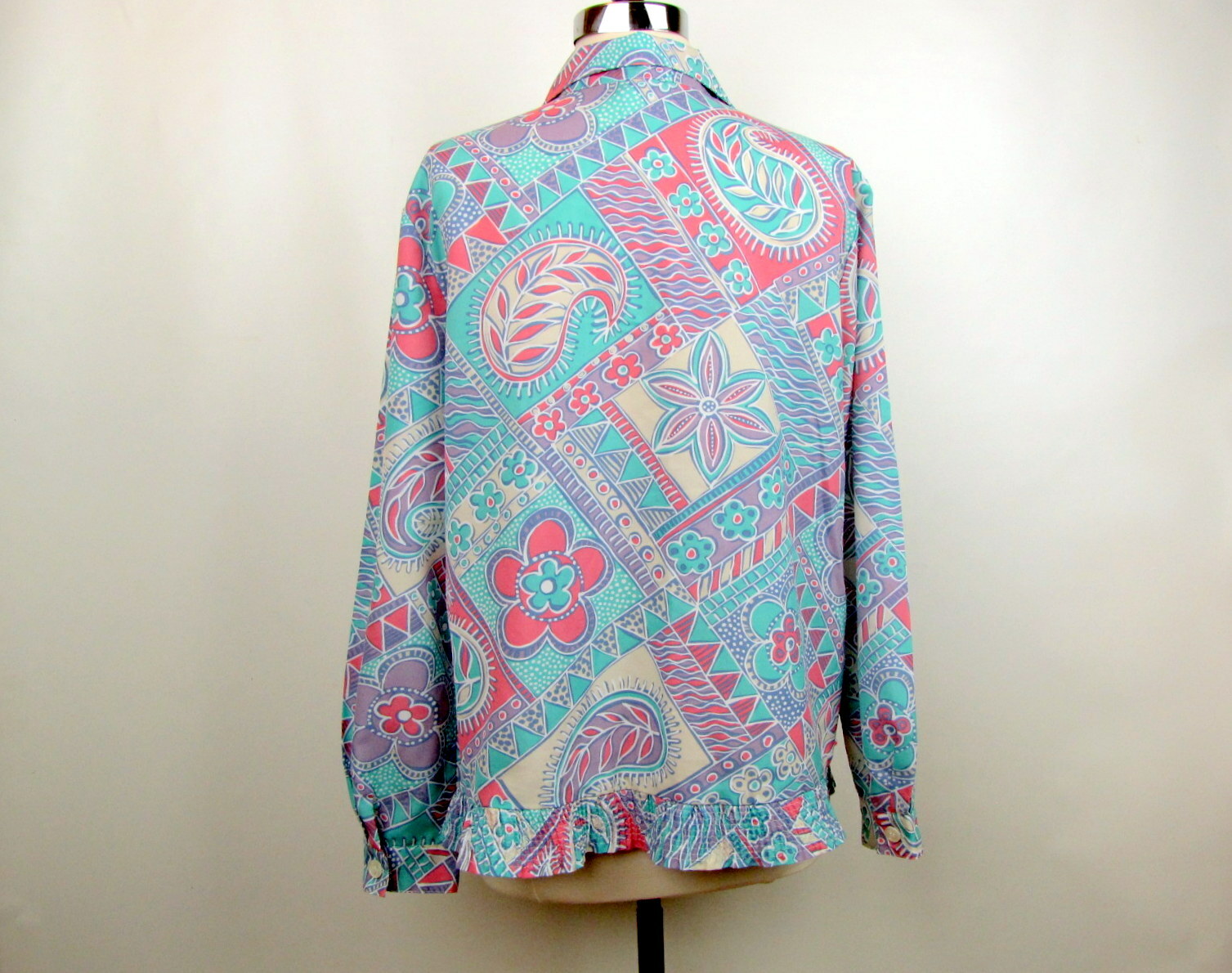 Pastel Paisley on Taupe Open Weave Polyester MARK VII LTD Long Sleeve Blouse 12