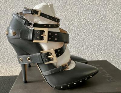 BALLY Pumps mit Schnallen und Nieten, Plateau Grösse 38 NEU !