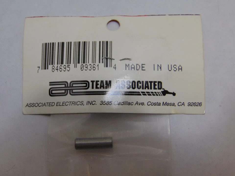 VINTAGE TEAM ASSOCIATED 9361 IDLER GEAR SHAFT FITS B2 TRANNY ONLY - Image 2 of 2