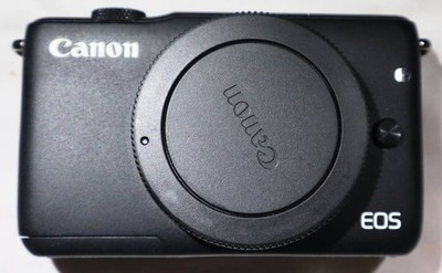 Canon EOS M100 Mirrorless Camera & EF-M 15-45mm f3.5-6.3 IS STM 