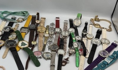 Lot of Over 30 Watches for Parts Repair and Crafts As Is Mixed Lot Wristwatch