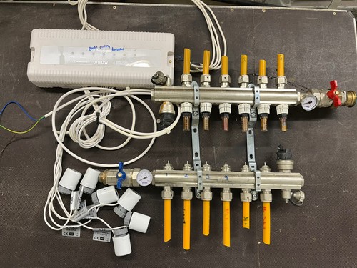 6 Anschlüsse Verteiler Fußbodenheizung und Polypipe UFH4ZW Steuerplatine Stellantriebe