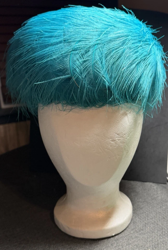 Винтажный страус перо таблетка шляпа 1950 Lucilla Mendez NY яркий бирюзовый/бирюзовый - Изображение 2 из 4