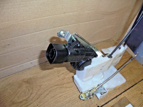 SUZUKI ALTO 2011 NEARSIDE PASSENGER REAR CENTRAL LOCKING MOTOR ACTUATOR - Picture 2 of 2