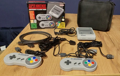 Nintendo Classic Mini Spielkonsole - Grau (2400166)