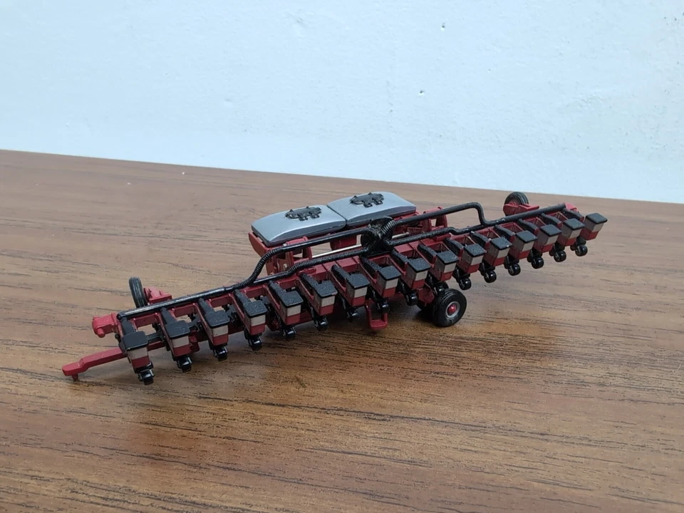 1/64 Ertl Case IH 1200 16 Row Planter Farm Toy Implement - Image 2 of 3