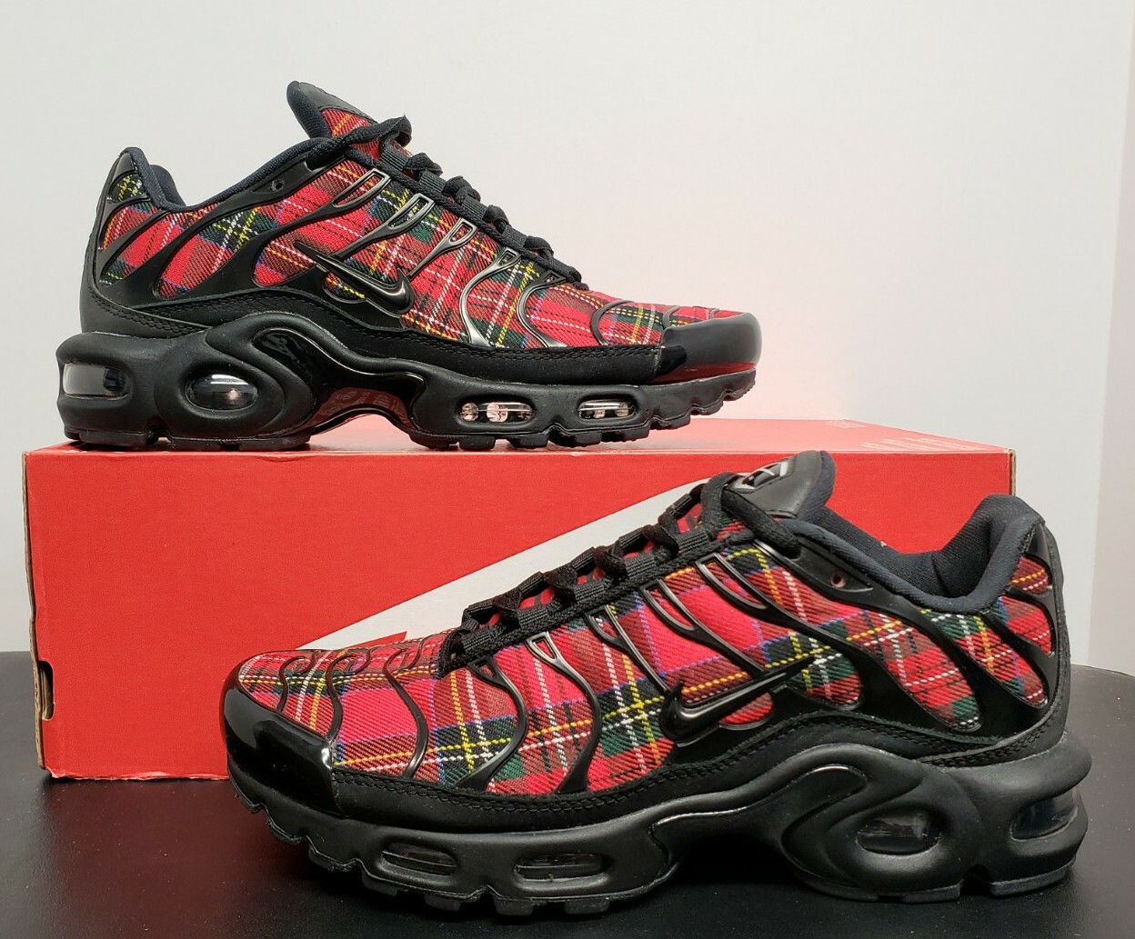nike air max plus tartan
