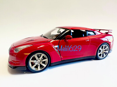 Maisto 1/24 日産　GT-R 2009 Amazon.com: Maisto 1:24 Scale 2009 Nissan GT-R Diecast