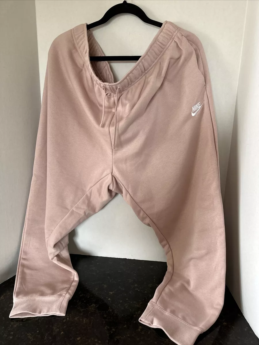 Nike standard clearance fit sweatpants womens