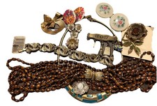 14 VINTAGE ESTATE COSTUME FASHION JEWELRY LOT TRIFARI JJ Vogue AVON Some Singles