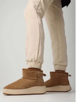 Mexx Womens Size 9 US Suede Shearling Boot Chestnut Fur Lined Ankle Platform