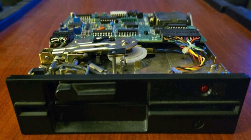 Vintage YD-580 320/360KB Type 1355 5.25'' Internal Floppy Disk Drive Untested