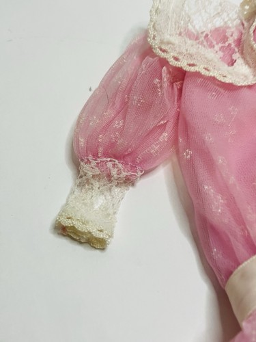 Barbie Vintage Pink Lace Dress For Mrs Heart Family Wide Lace Collar White Sash - Picture 6 of 6