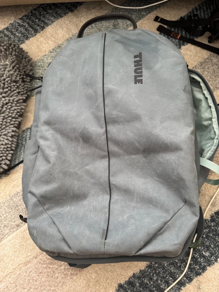 Thule Aion 40L Travel Backpack - DARK SLATE! Gorgeous blue gray - Image 3 of 4