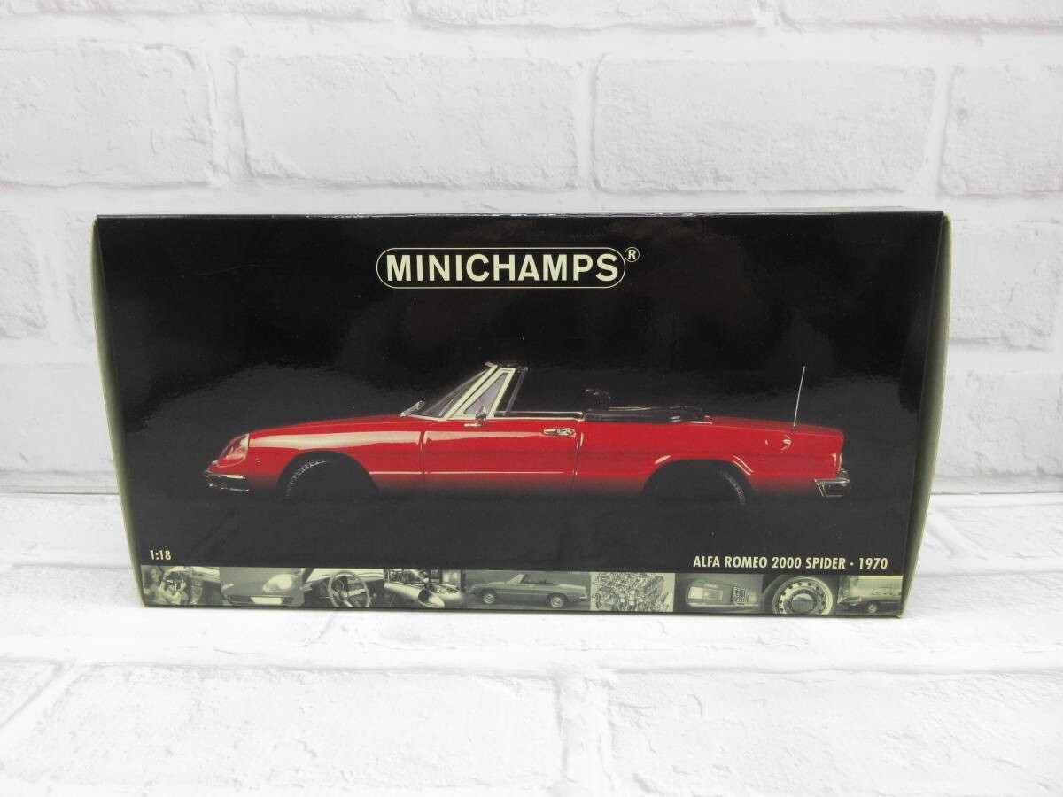 Diecast Car 1/18 MINICHAMPS Alfa Romeo 2000 Spyder 1970 Red
