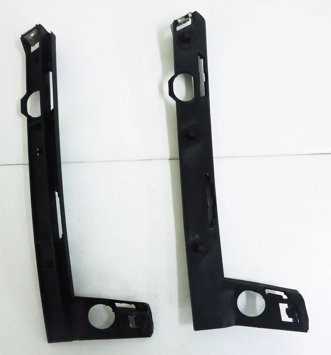 Holden astra sale front bumper clips