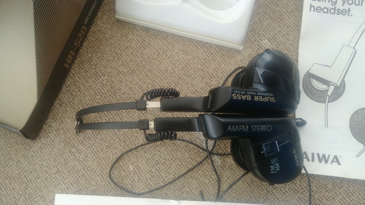 ☆aiwa　FM/AMステレオ・ラジオ・ヘッドフォン　スカイプレイ　HR-S1 HR-S1