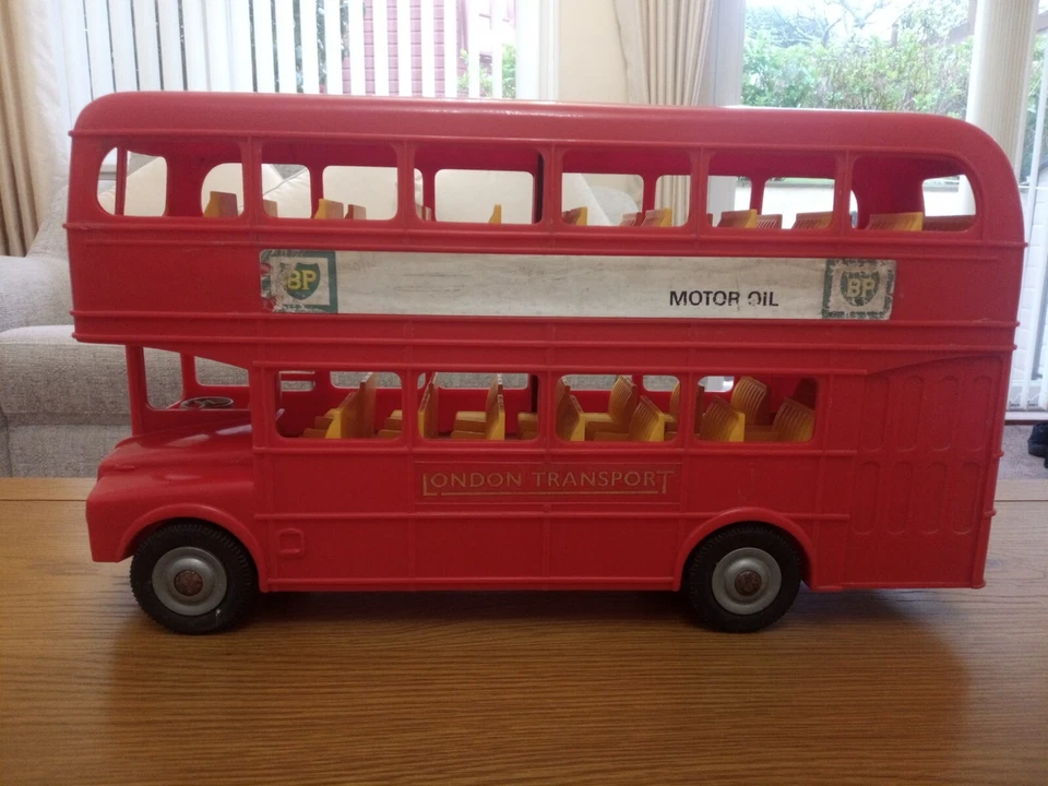 Autobús Routemaster Tudor Rose AEC a gran escala posiblemente 1:18 década de 1960 17" de largo  Foto 2 de 4