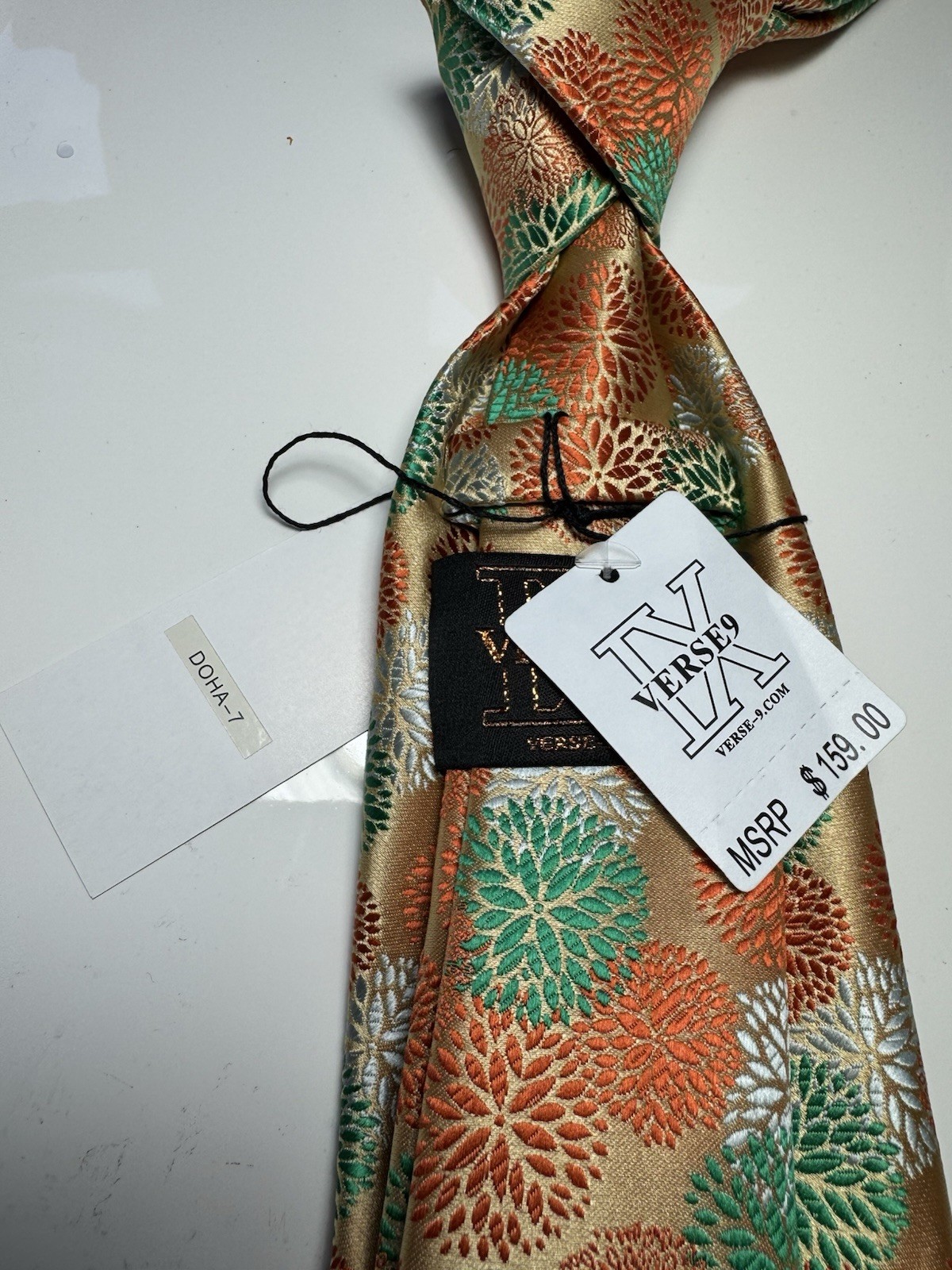 NWT VERSE 9 MULTI COLOR GEOMETRIC STYLE PRINT SILK DESIGNS NECK TIE & HANKY