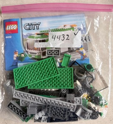 LEGO CITY Set: Garbage Truck (#4432), 100% Complete With Instructions