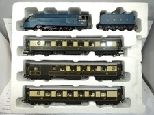 Hornby The Mallard Passenger Limited Edition Train Set, Loco and Coaches Only