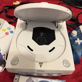 SEGA Dreamcast Console Two Controllers & Six Games Tested & Working