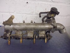 Nissan Almera Tino 2,2 DI 84 KW Ansaugbrücke Krümmer 14001AW400