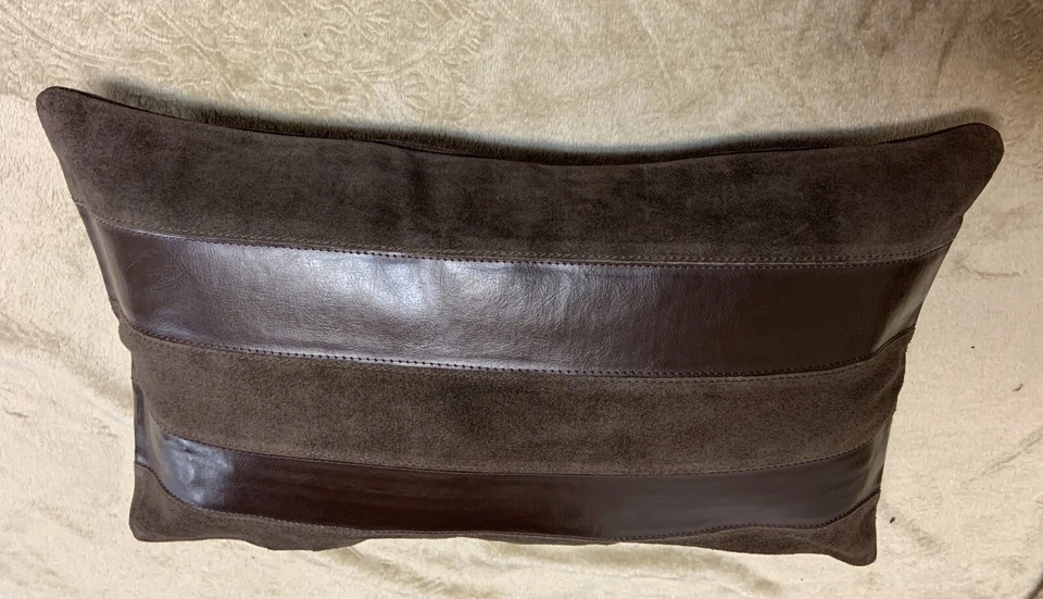 Новый с Ярлыками изящный коричневый в полоску кожи замши прямоугольник Sia совершенно декоративная подушка - Изображение 2 из 4