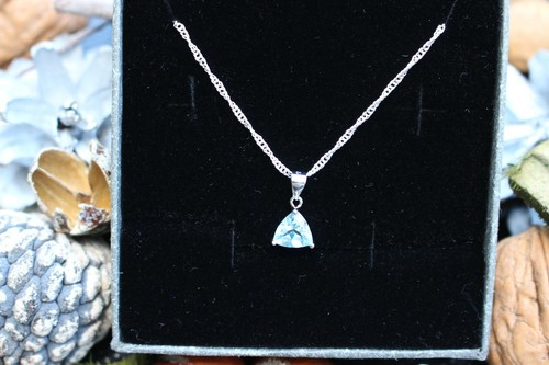 Natural 3.1 ct Blue Topaz Pendant with 925 Sterling Silver Necklace UK Seller - Picture 5 of 7