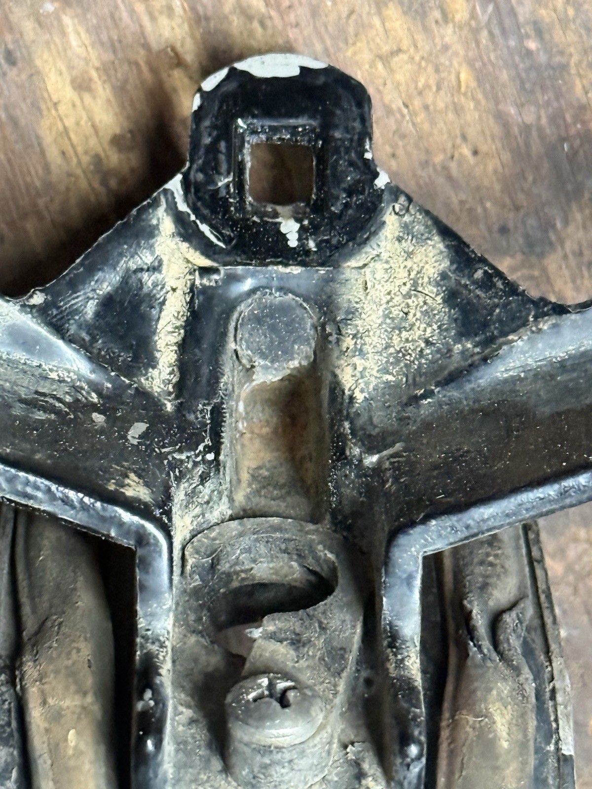 Mercury 74211 74510A2 69555 Rear Cowling Support Bracket 70hp 65hp 650 50hp 3cyl