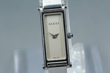 [Presque comme neuve] Montre femme GUCCI 1500L 12mm cadran argenté quartz...