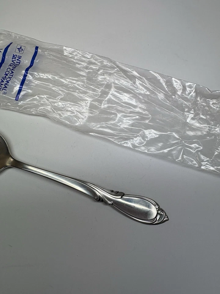 Cuchara sopa/postre de plata esterlina Rhapsody nueva de International 6 5/8" Foto 4 de 4