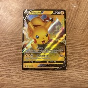 Pocket Scout - Pikachu V 043/185 Swsh04: Vivid Voltage Holo