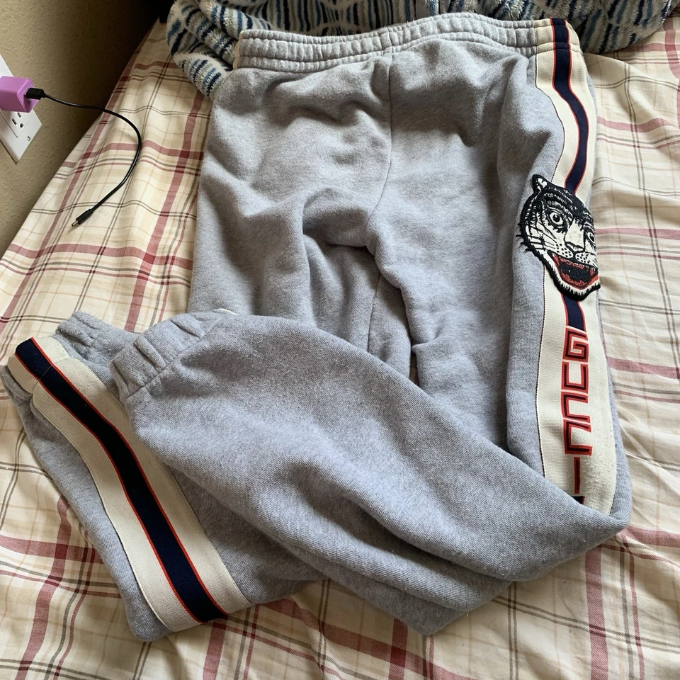 Calça de moletom Gucci Tiger Track cinza grande - Imagem 2 de 4